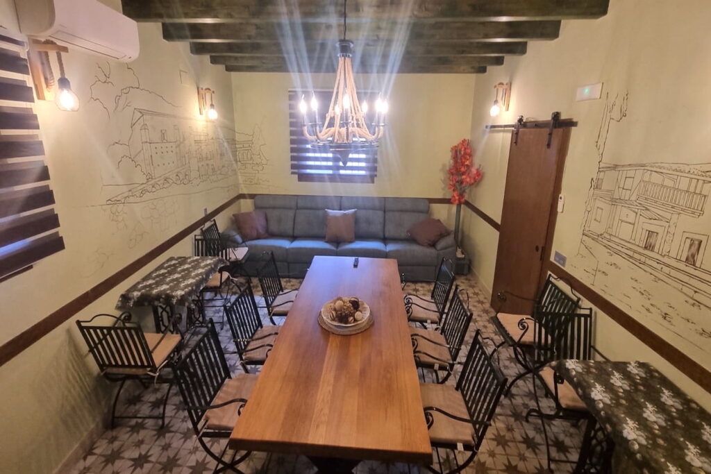 casa_rural_juan_austria_cuacos_salon_